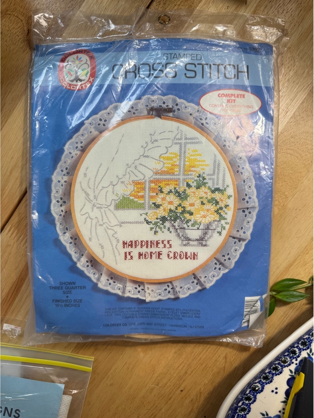 Golday Stamped Cross Stitch Kit - Happiness is Home Grown